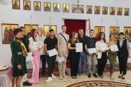 Абитуриентите от неделно училище „Паисий Хилендарски“ получиха удостоверенията си в Българския православен храм „Св. Преподобни Йоан Рилски Чудотворец“